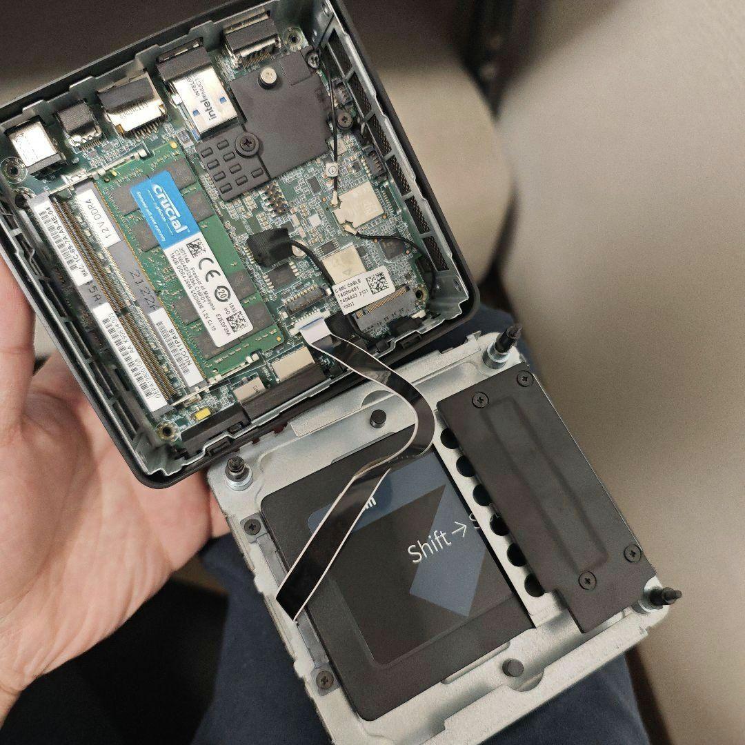 Intel NUC 第11世代 NUC11PAHi5 一部USBポート不具合あり