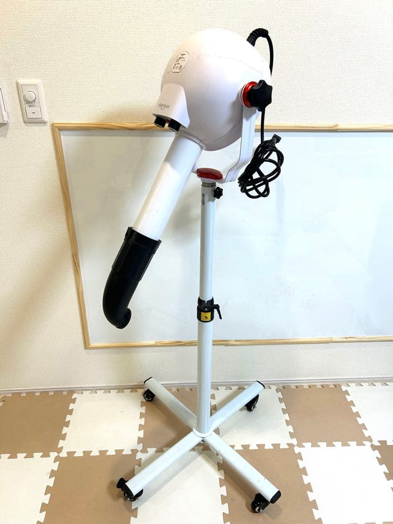 ペット用スタンドドライヤー　修復跡あり