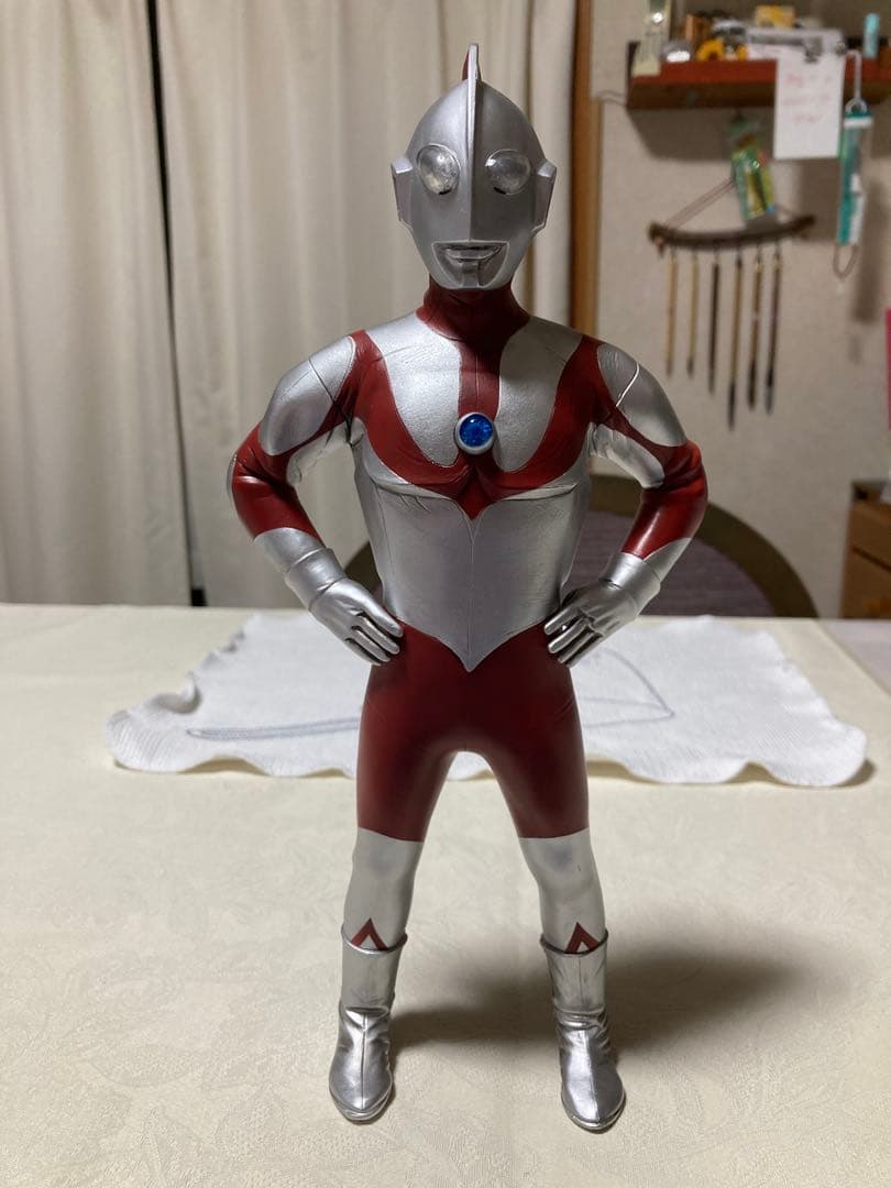 ウルトラマン フィギュア 赤/銀