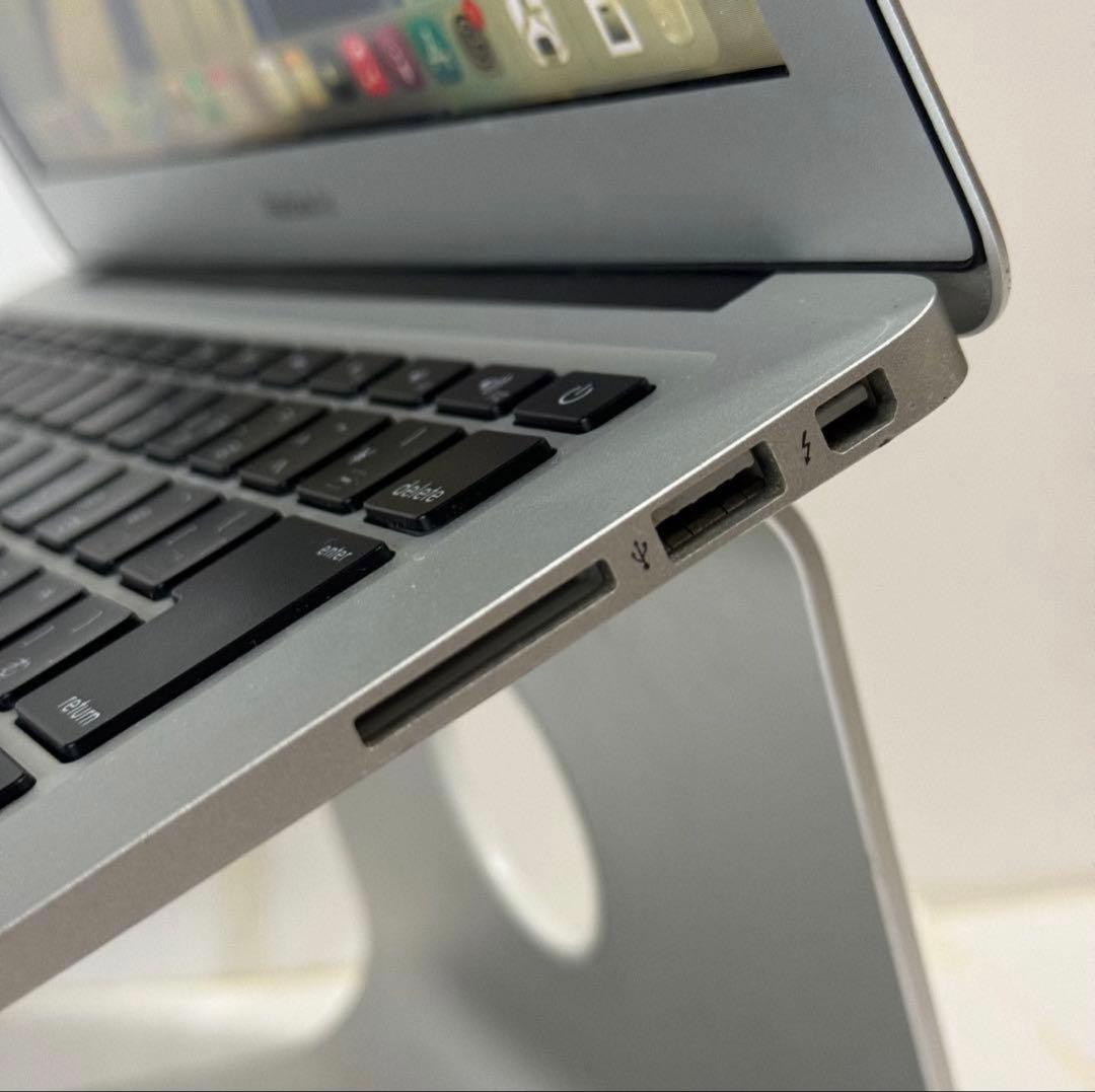 【新生活応援☆】薄型軽量！MacBook Air 2017 i5/8G/256G