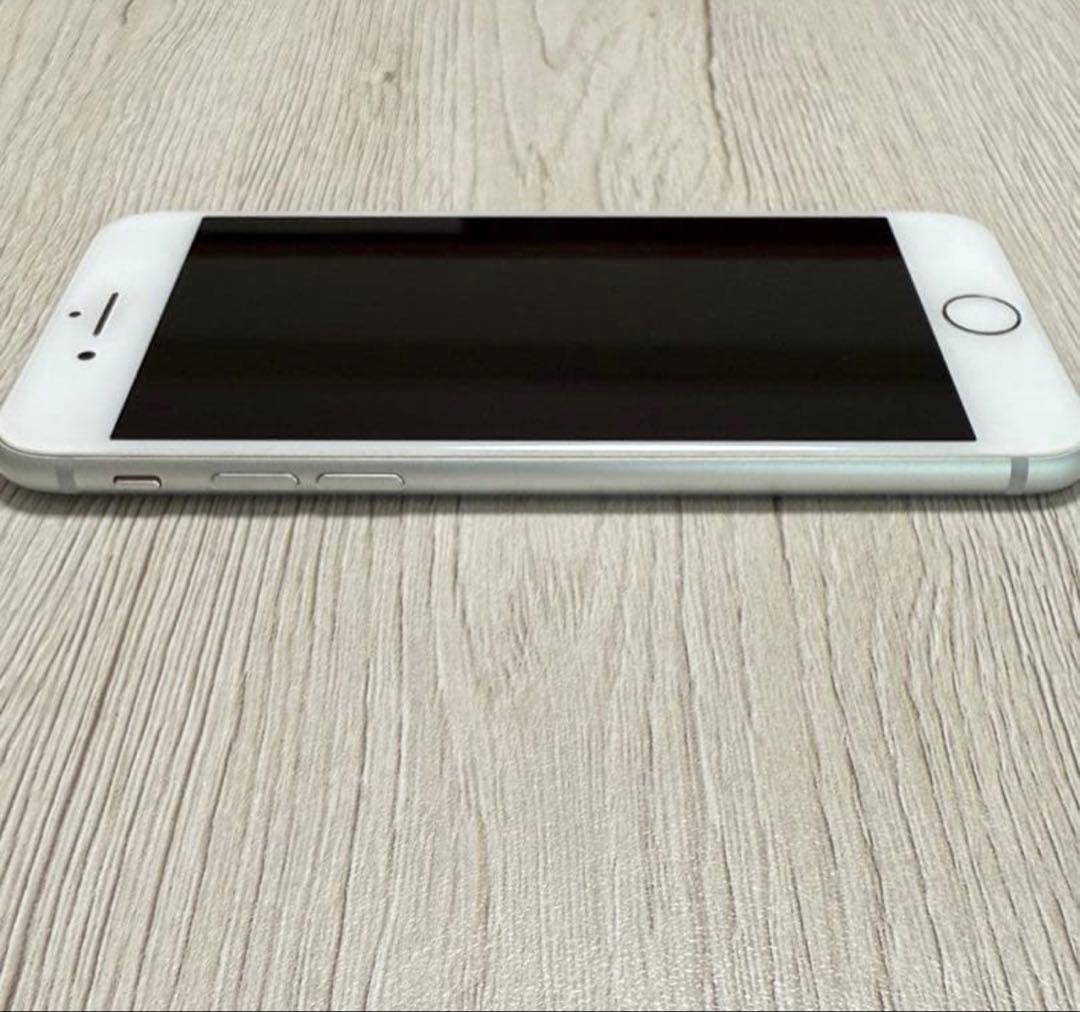 iPhone 8 64GB シルバー