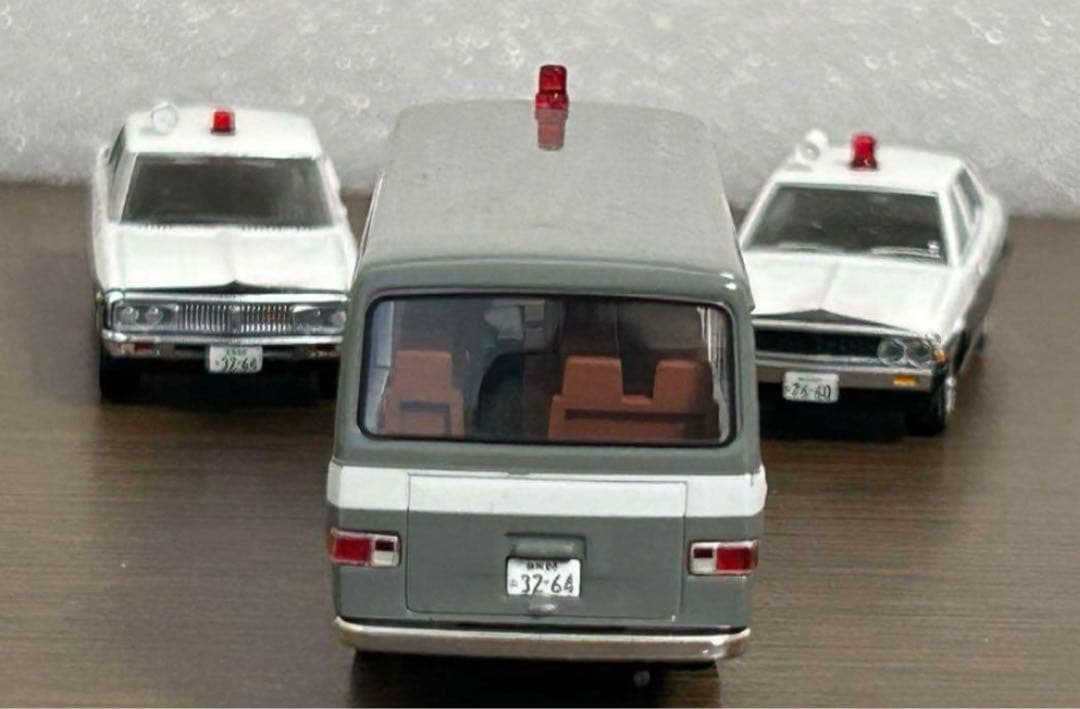 訳あり トミカリミテッドヴィンテージネオ 護送車 パトカー 3台セット