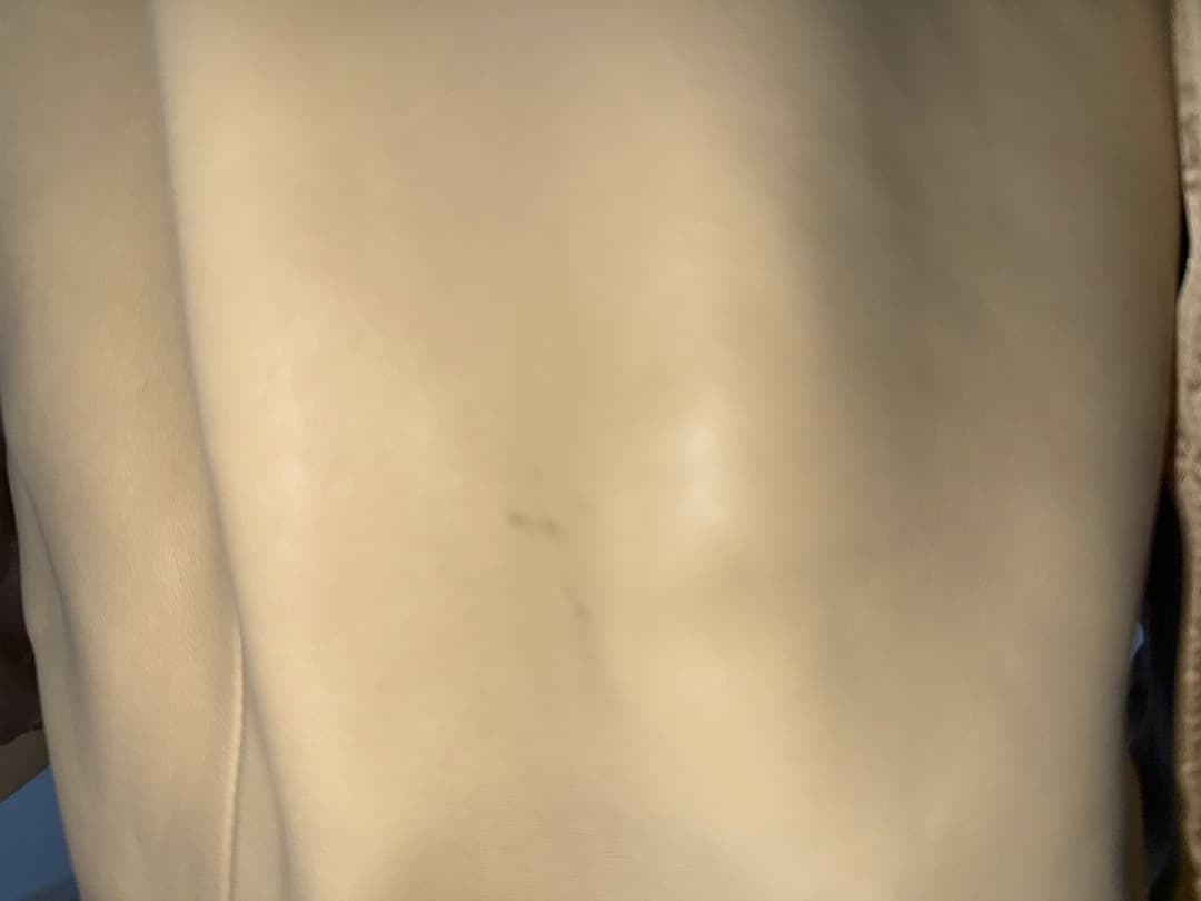 シャネルのレザースカート