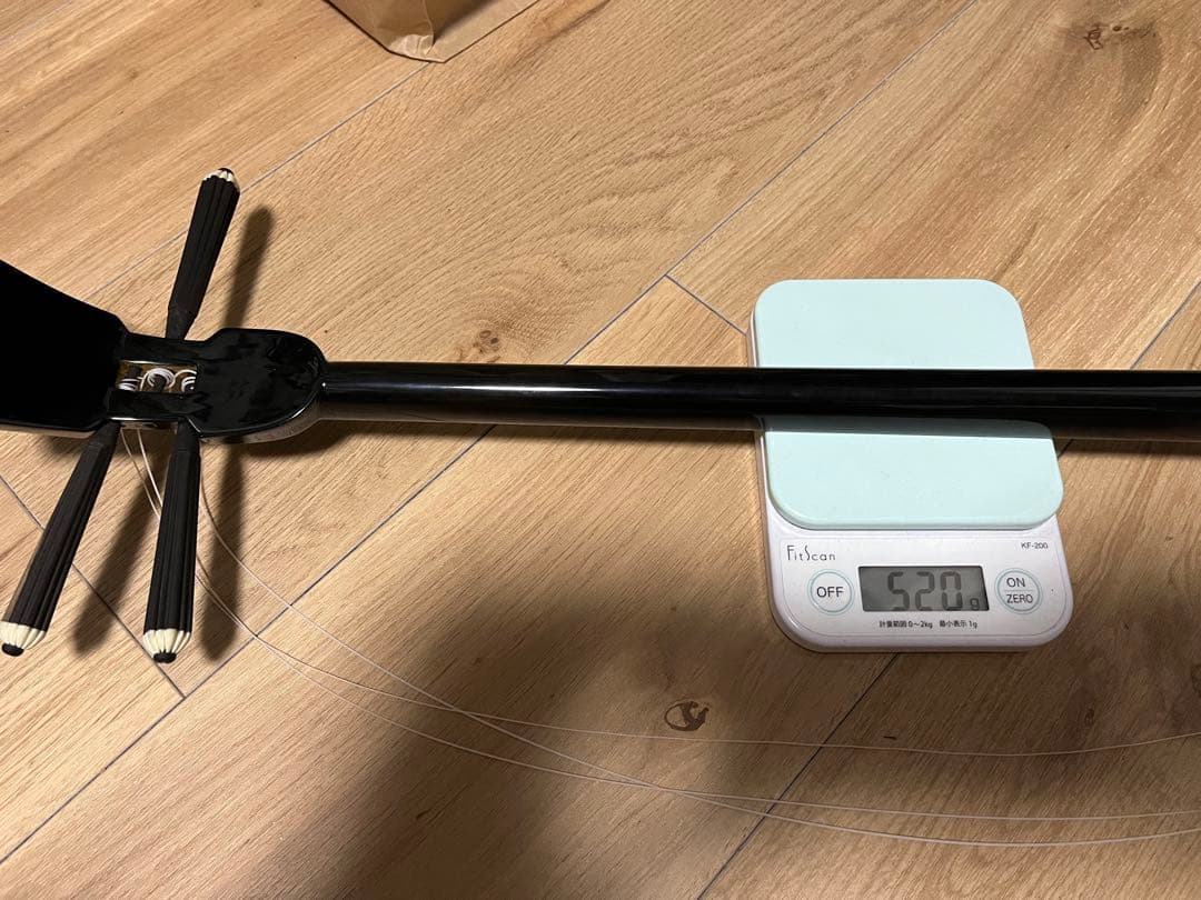 沖縄三線　私の持ってる三線で１番上等❗️ 重さ載せました。