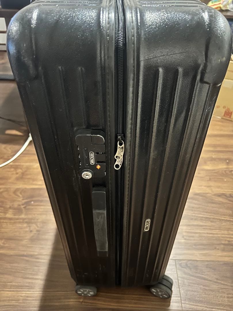 RIMOWAサルサ　ブラック 4輪　82Ｌ　箱付き