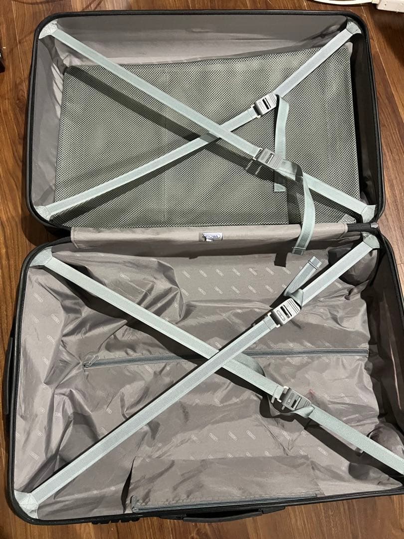 RIMOWAサルサ　ブラック 4輪　82Ｌ　箱付き