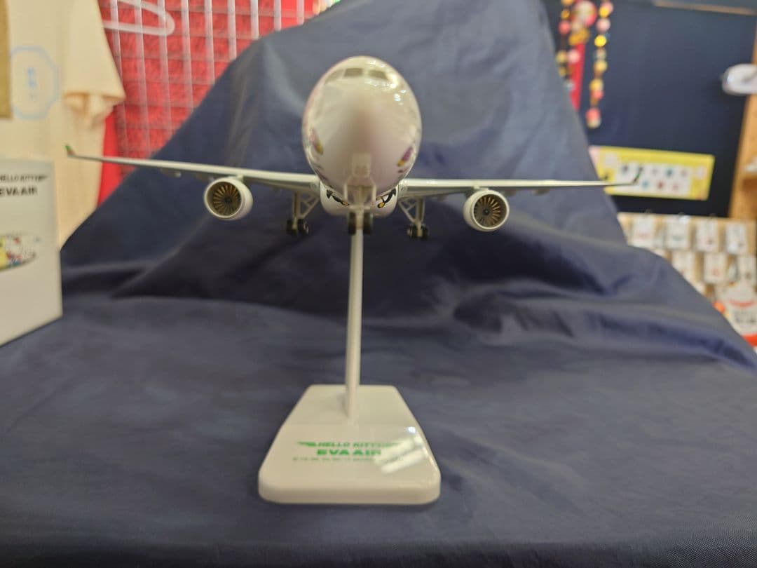 1/200 AIRBUS A330 サンリオ ハローキティジェット EVAAIR