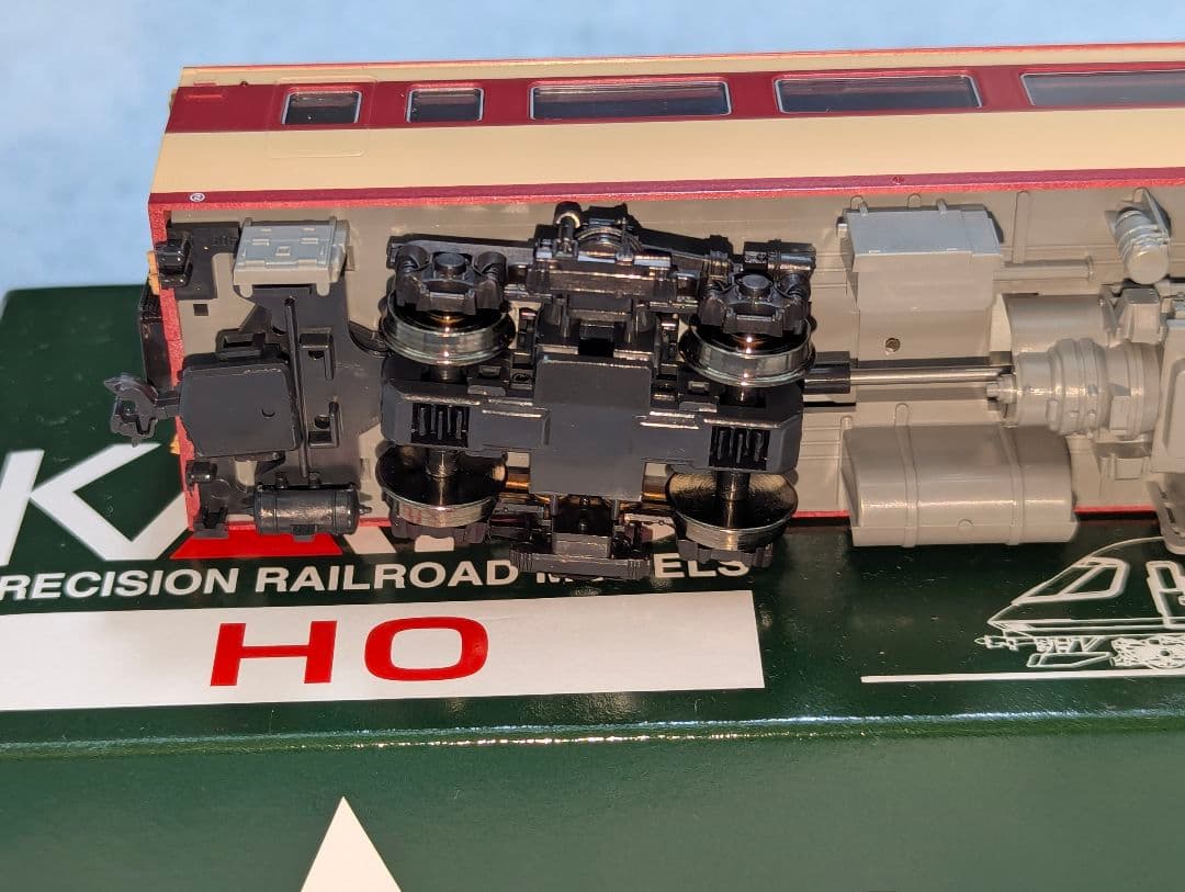 KATO　キハ８０　HOゲージ　【1-611】　　M車