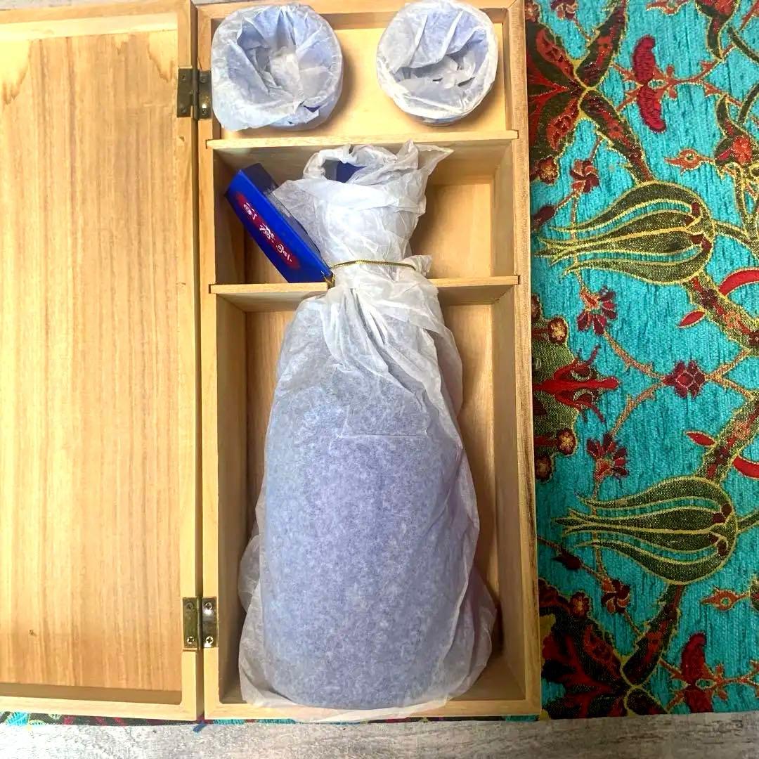 未開栓　中国白酒　20年陳醸　高粮酒53度　700ML、化粧箱付き