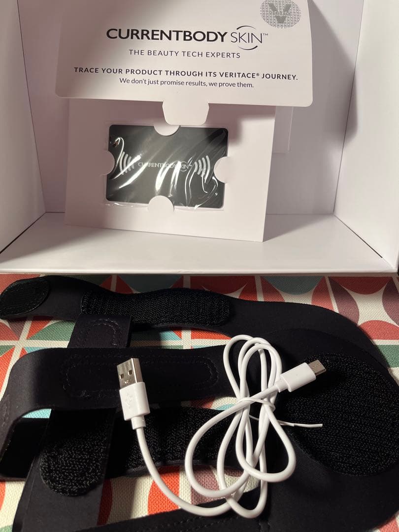 美品　カレントボディCURRENTBODY LEDライトセラピーマスク