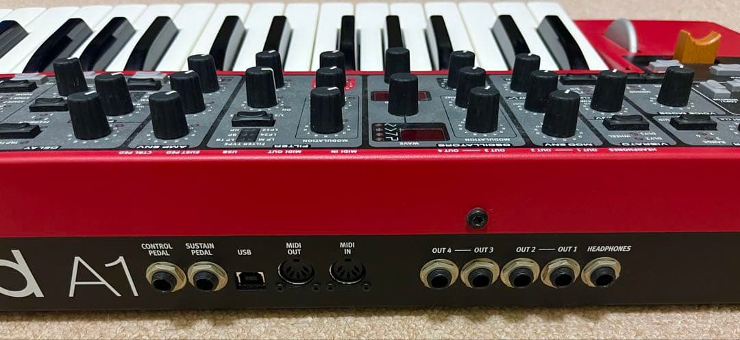 鍵盤楽器 Nord Lead A1