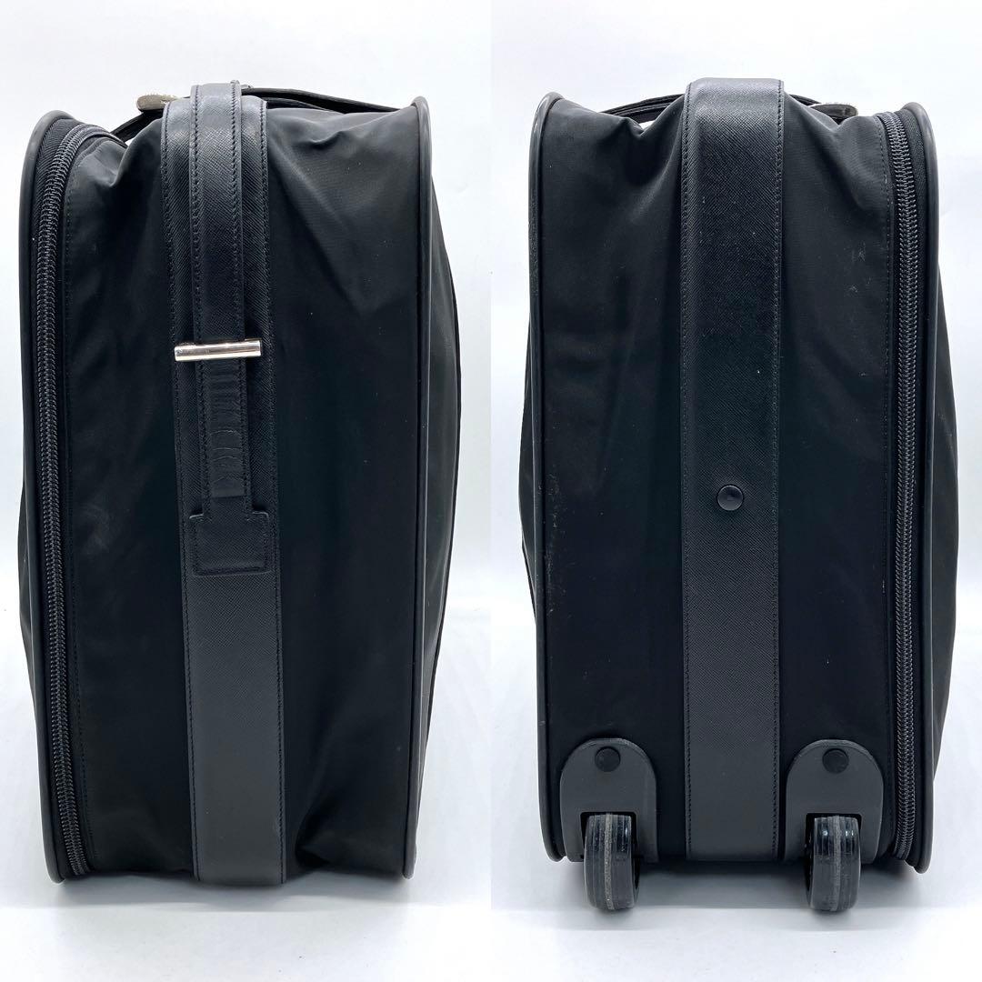 【PRADA】キャリーケース　旅行鞄　三角ロゴプレート　ナイロン　ブラック