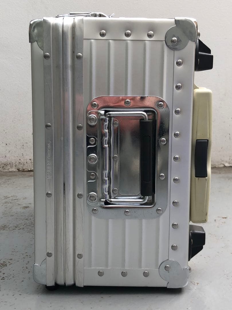 リモワ RIMOWAトロピカーナ 382.03 機内持ち込み可 カメラケース