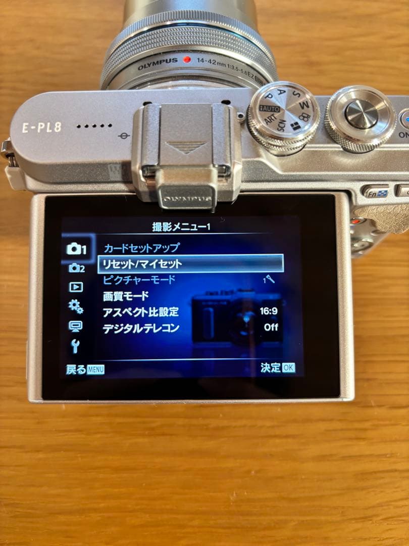 デジタルカメラ OLYMPUS PEN E-PL8