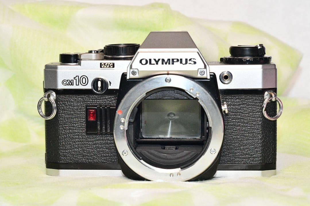 お値引き《動作品》OLYMPUS OM10 +広角レンズ　a407-1