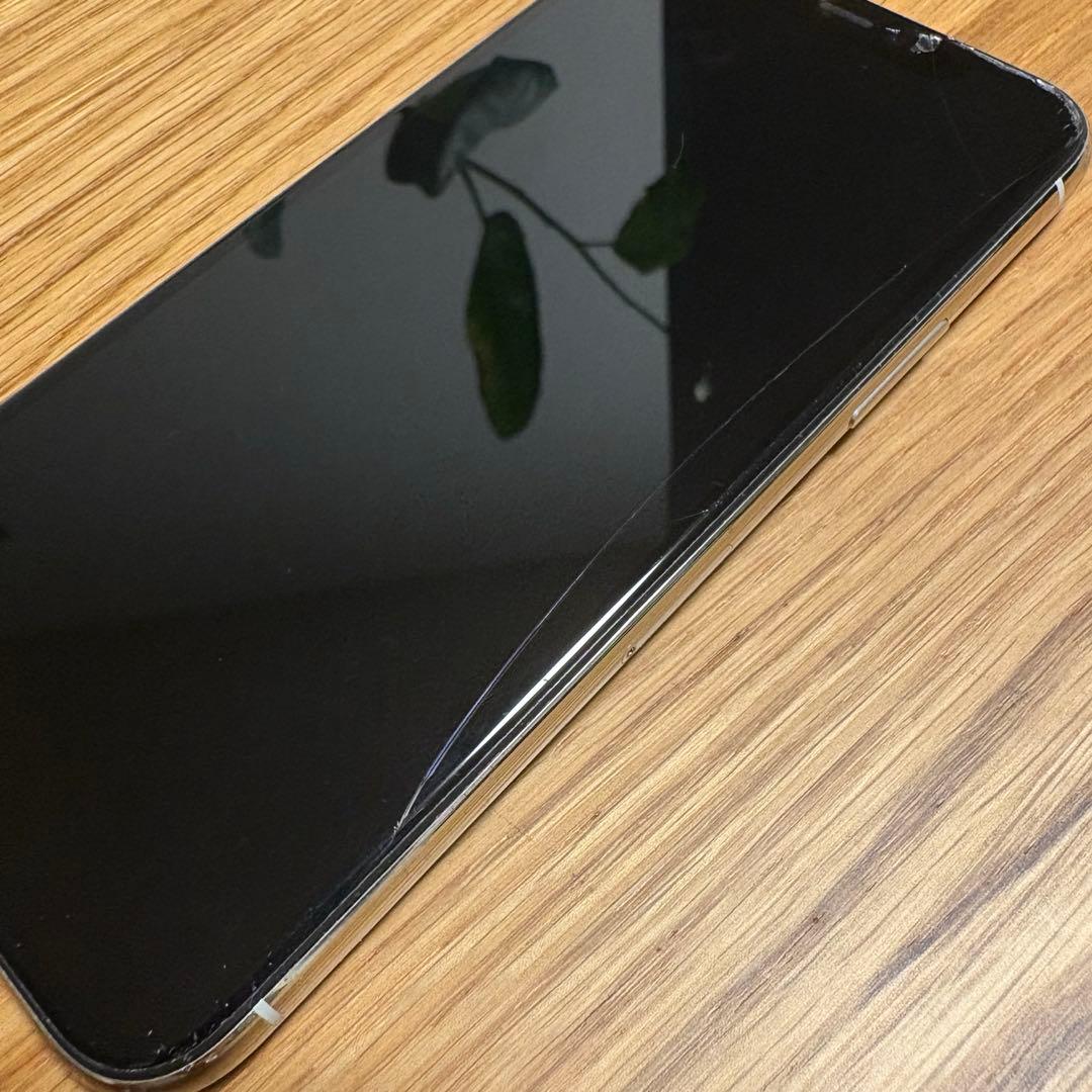 Apple iPhone 11 Pro シルバー 本体　SIMフリー
