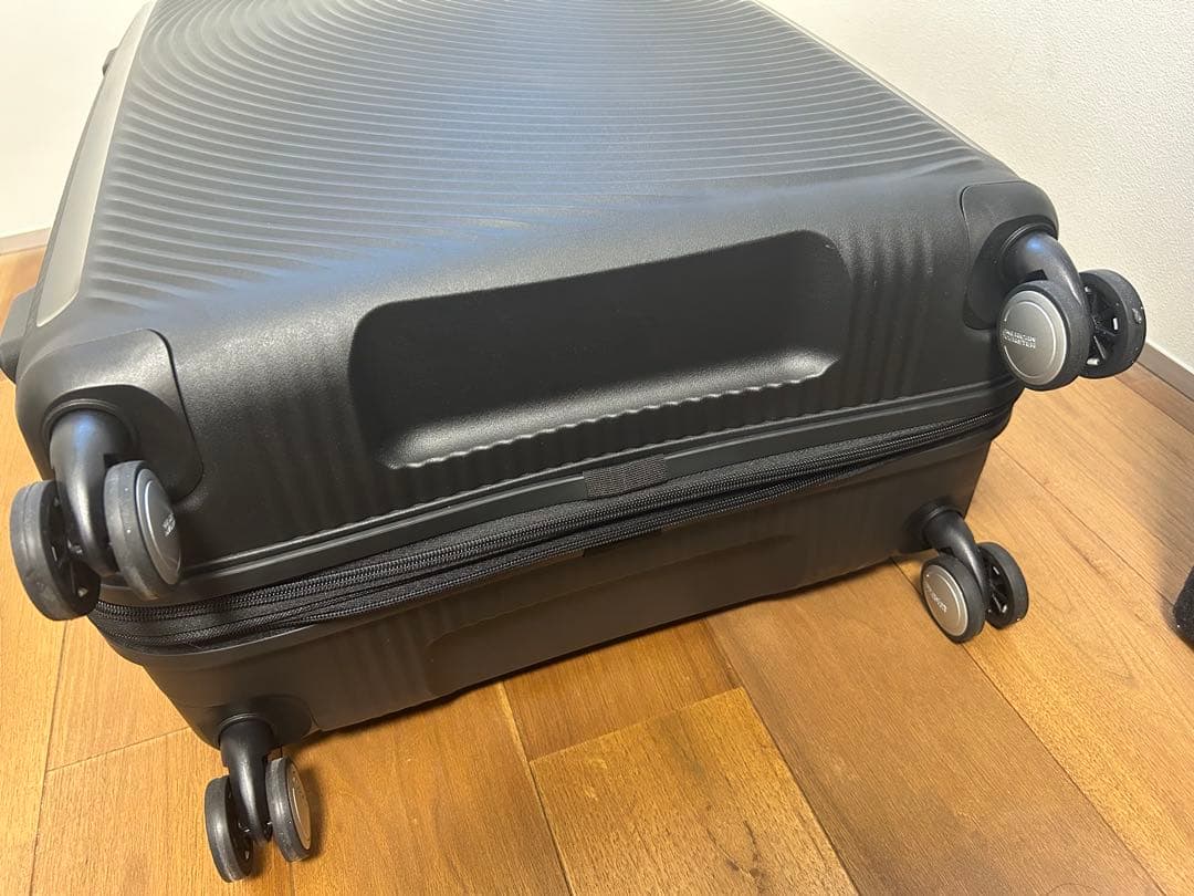 AMERICAN TOURISTER ブラックキャリーケース