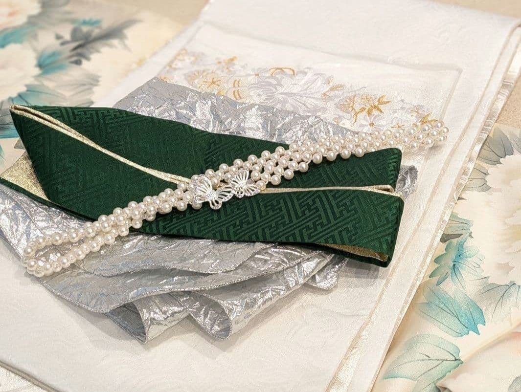 振袖フルセット9点 手描き 白 金彩 逸品 成人式