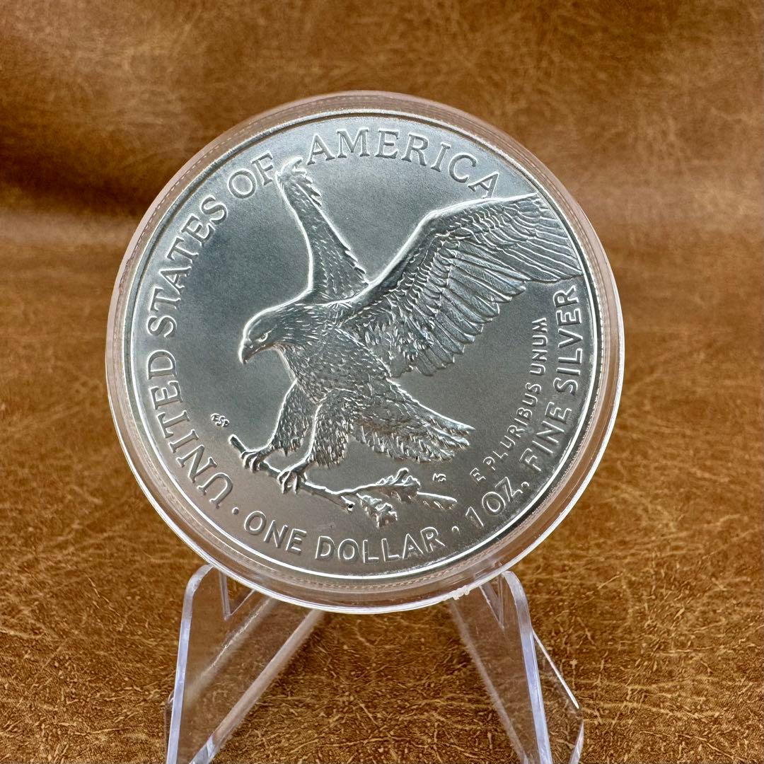 アメリカ イーグル 銀貨 AI 人か機械か カラー