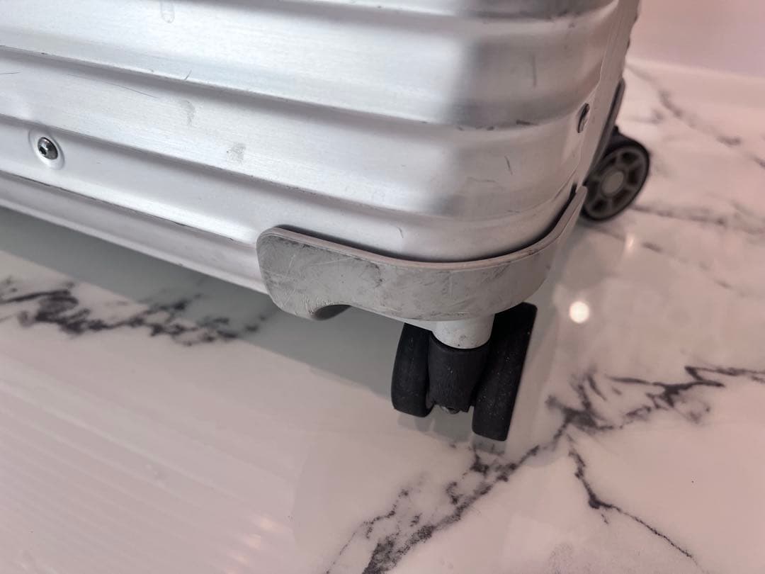 【入手困難】廃盤 旧型 RIMOWA リモワ パイロット 4輪