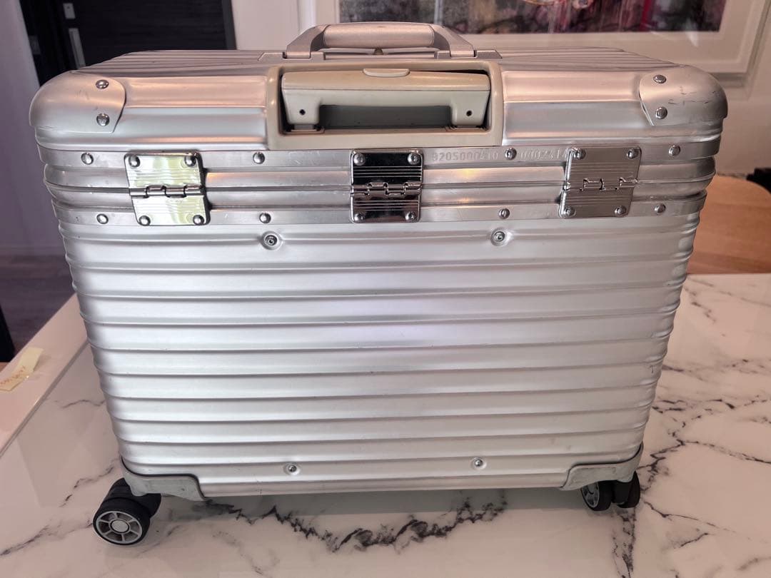 【入手困難】廃盤 旧型 RIMOWA リモワ パイロット 4輪