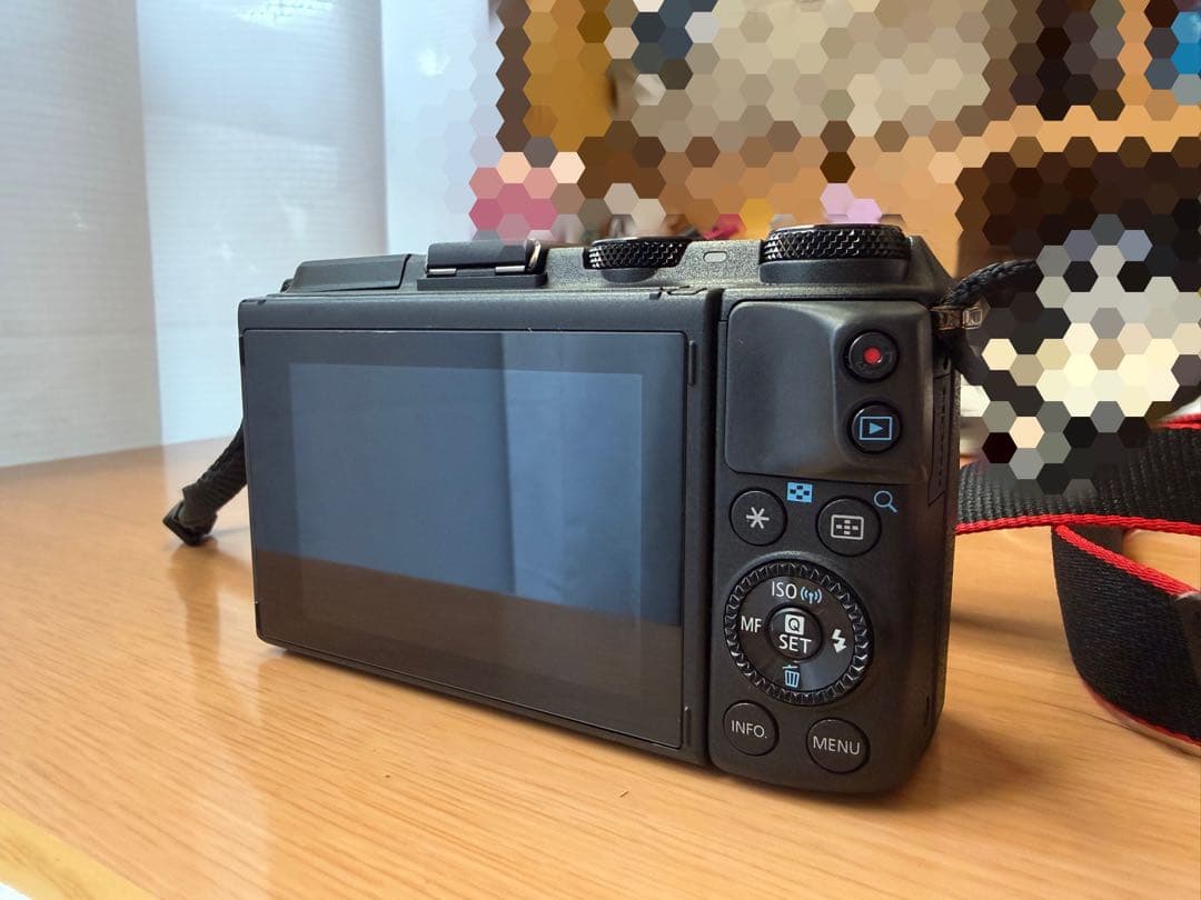 Canon ミラーレス一眼カメラ 充電器付き　お値下げ中