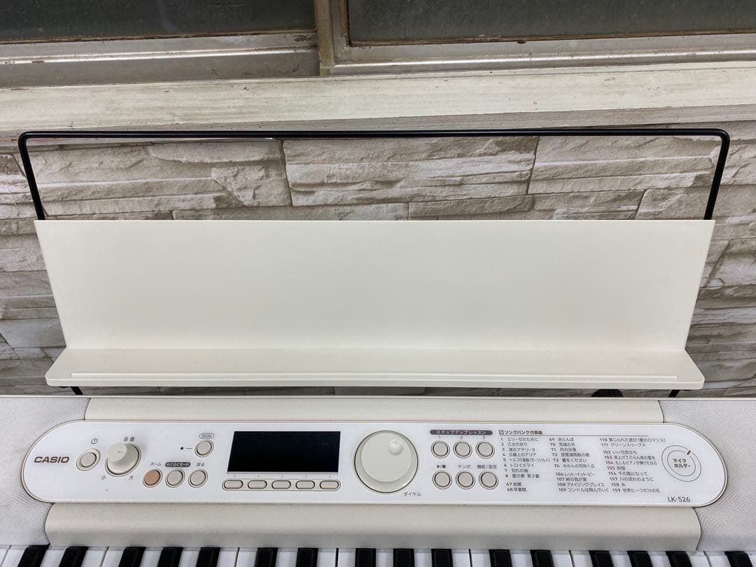 カシオ　電子キーボード　LK-526 2022年製　61鍵盤