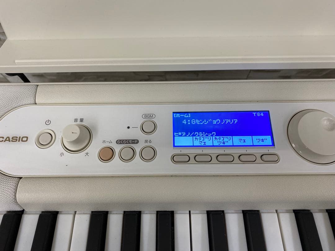 カシオ　電子キーボード　LK-526 2022年製　61鍵盤