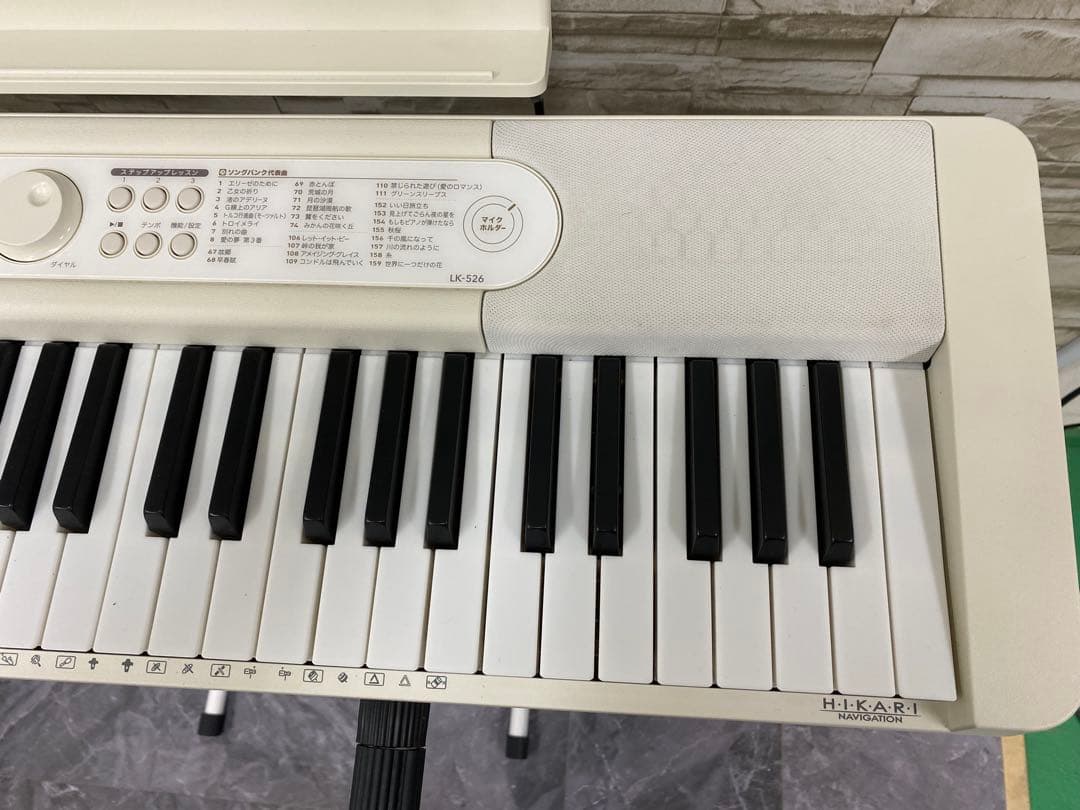 カシオ　電子キーボード　LK-526 2022年製　61鍵盤
