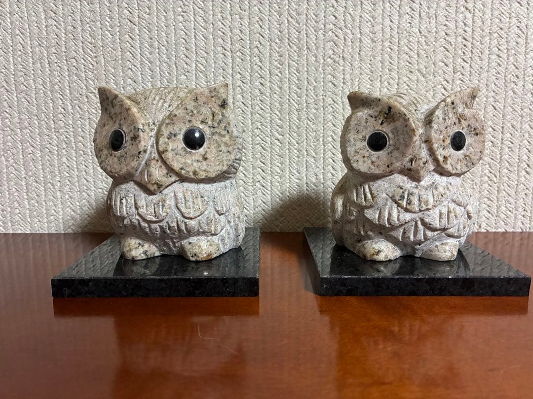 石工房　森のふくろう　2体セット　 石台座付き