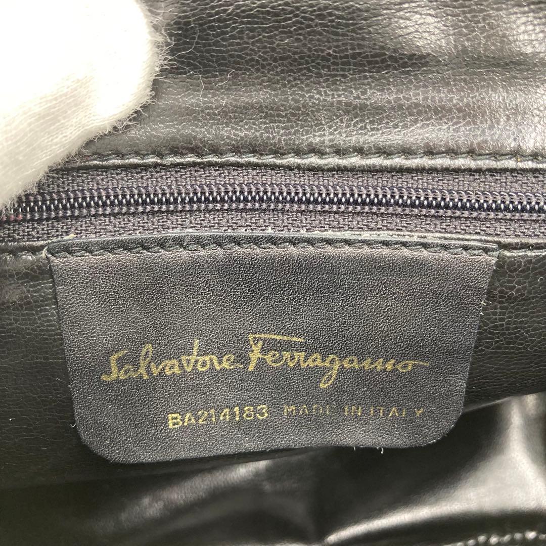 美品✨サルヴァトーレ フェラガモ ヴァラ リザード ショルダーバッグ ブラック