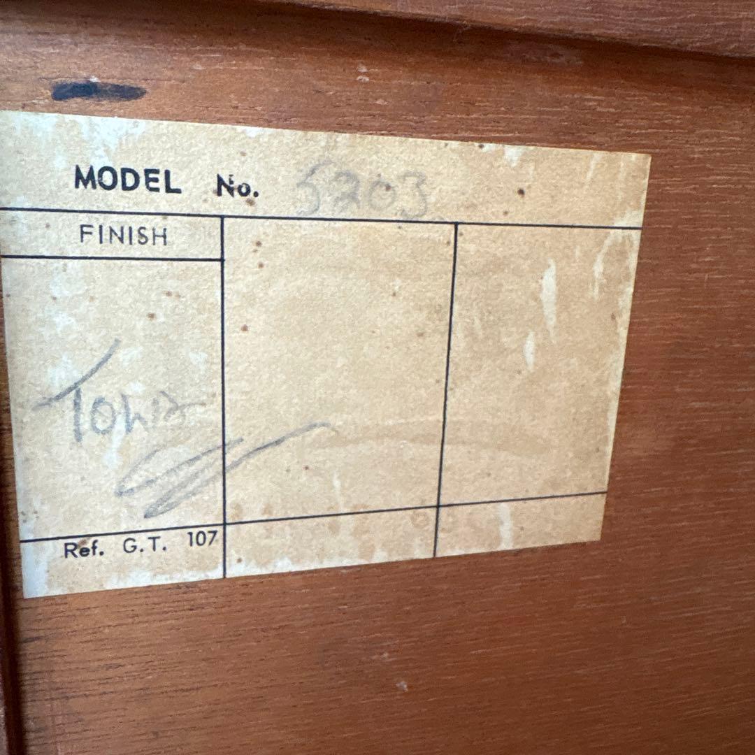 イギリス・ヴィンテージ　サイドボード　テレビボード