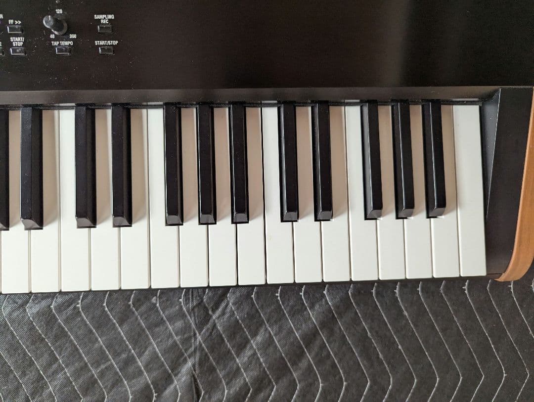 お買い得 美品 KORG KRONOS2-88 シンセサイザ