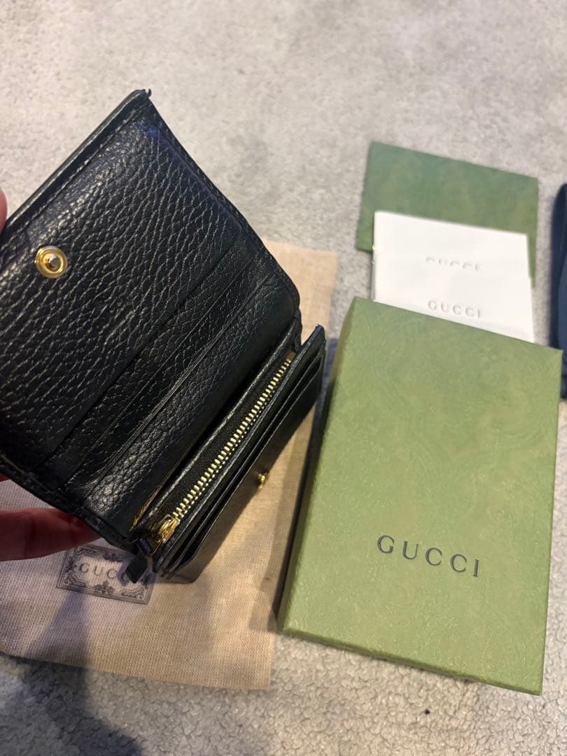 GUCCI レザー 二つ折り財布 ブラック