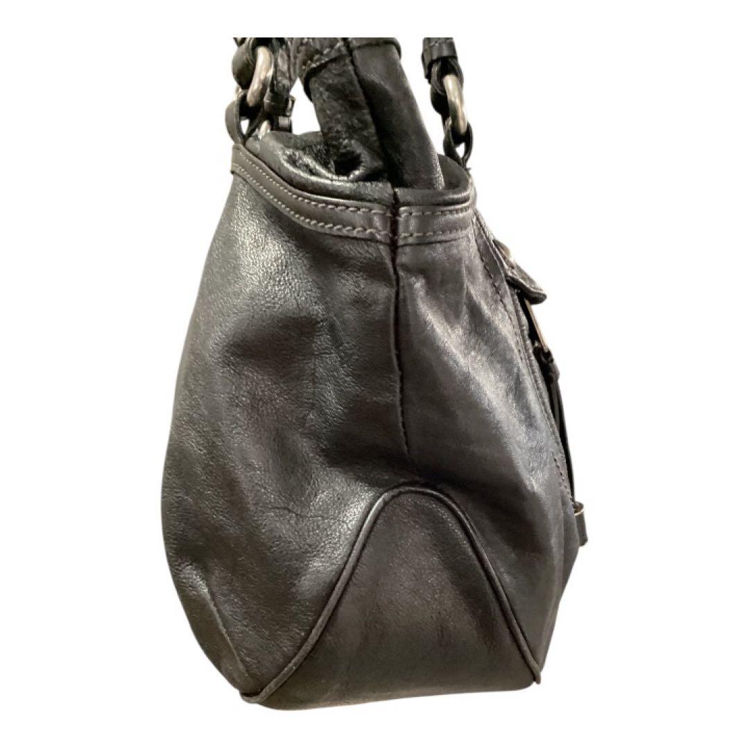 バーバリーブルーレーベル　ブラックレザーショルダーバッグ三陽商会