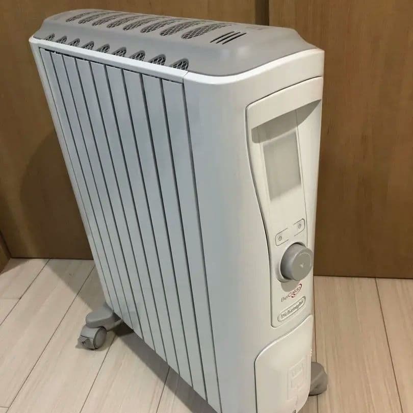 値下げ！DeLonghi BelCald オイルヒーター ホワイト