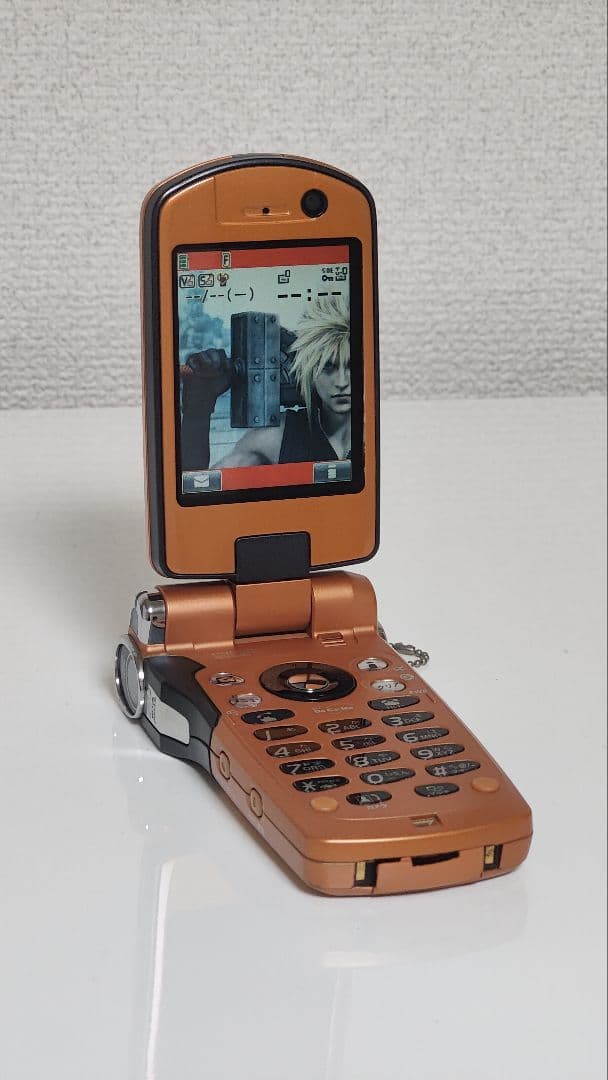 レア docomo P900iV オレンジ 通電OK 動作品 ガラケー 本体