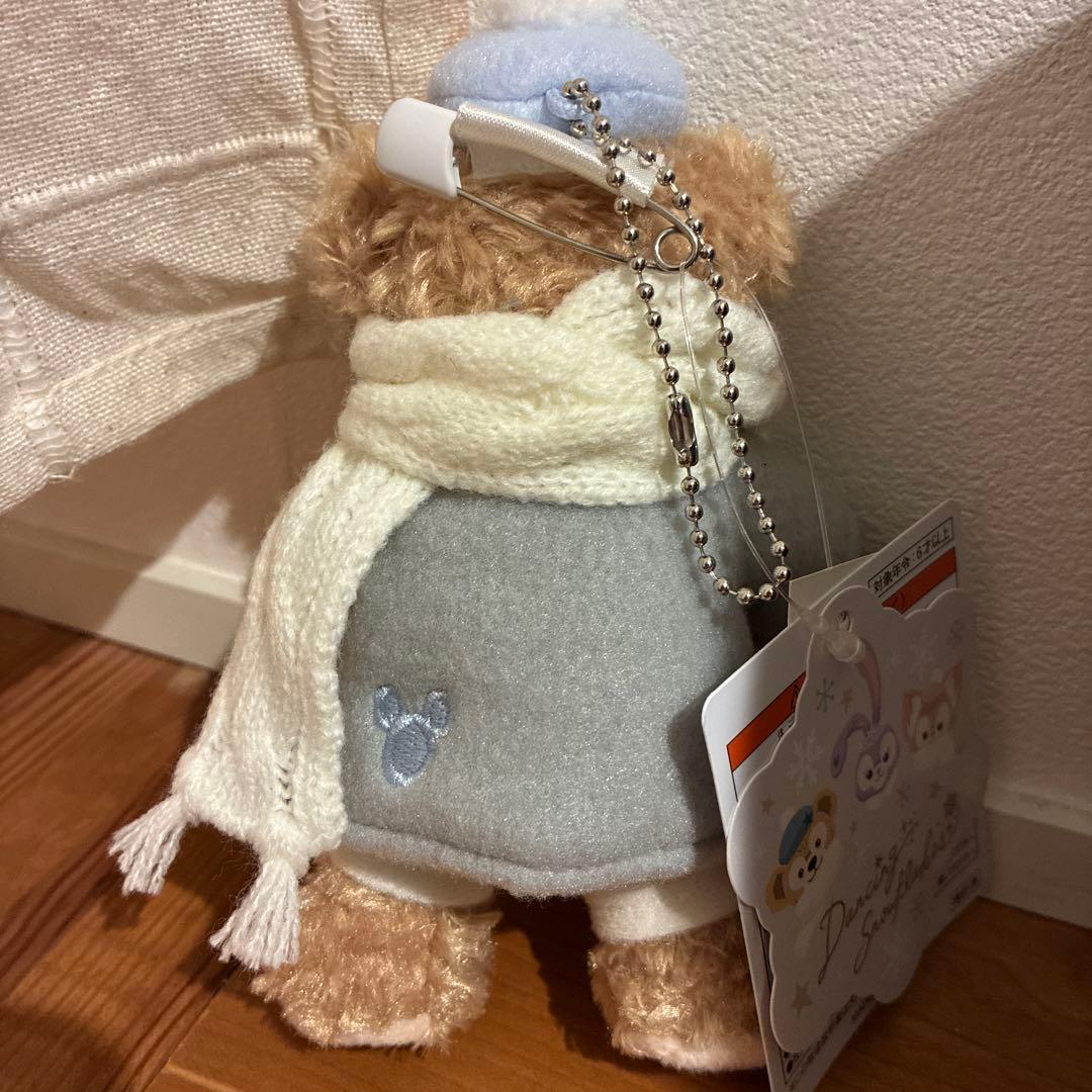 ダッフィー　ダンシングスノーフレークス　ぬいぐるみバッジ