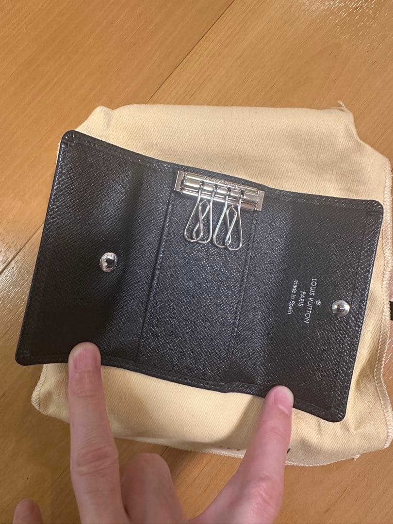 未使用品　ルイヴィトン　4連キーケース　タイガ　ミュルティクレ