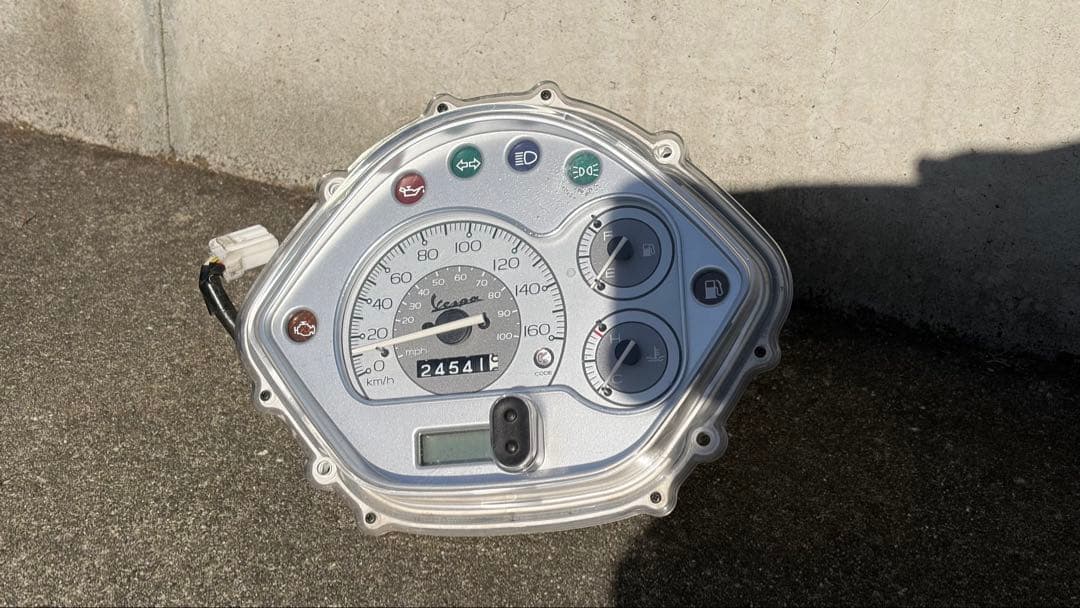 べスパ―GTS250ie 純正メータ－距離24541km