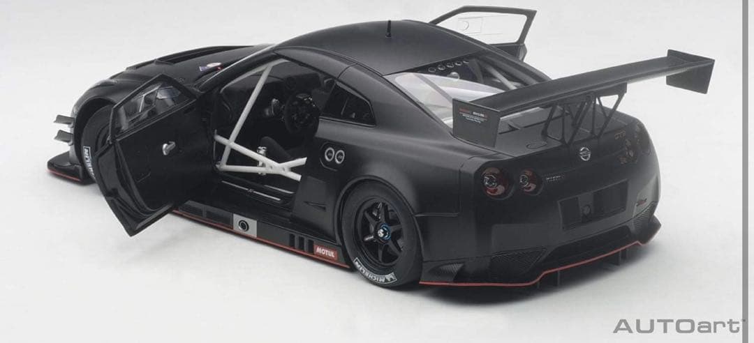 AUTOart Nissan GT-R 1/18 マットブラック ニスモ