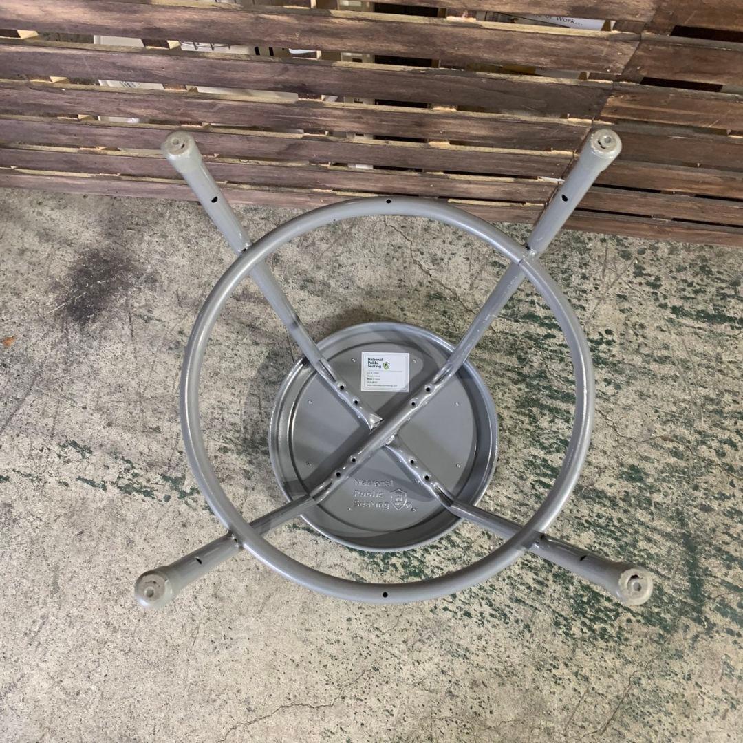 J814 LAB STOOL Mサイズ パシフィックファニチャーサービス