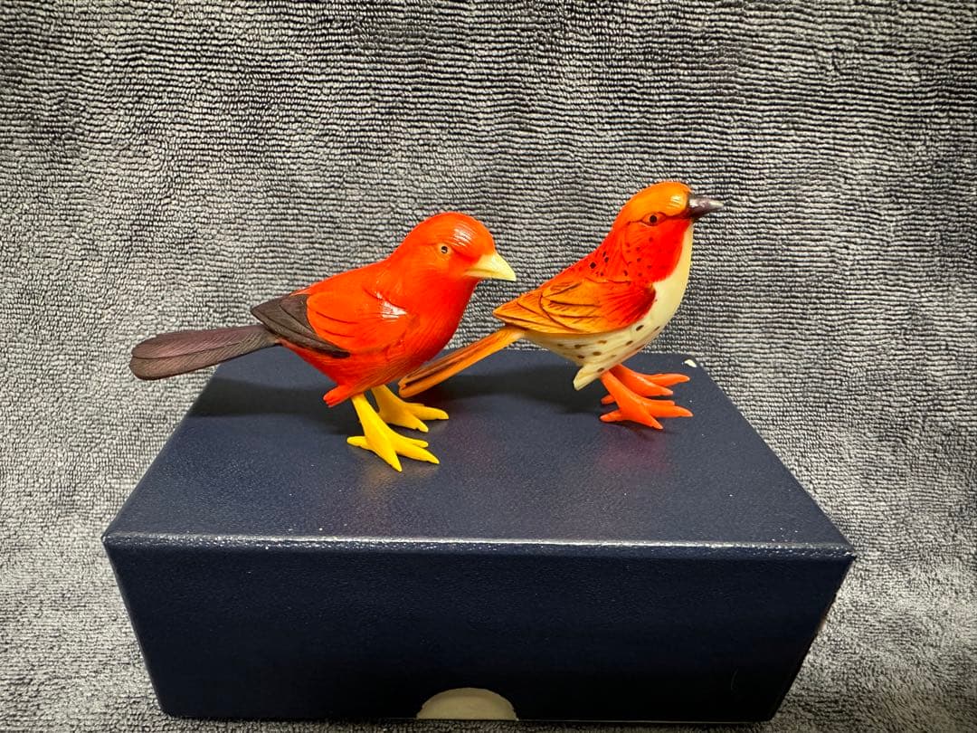 置物　根付　鳥カラフル 2匹　天然素材　マンモス　象牙風 骨董　美術品