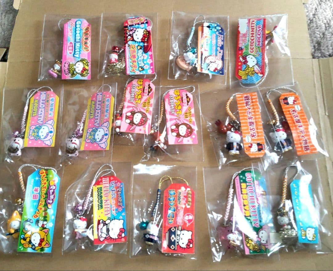ご当地キティ♡ストラップ♡ファスナーマスコット&キーホルダー127個まとめ売り♡