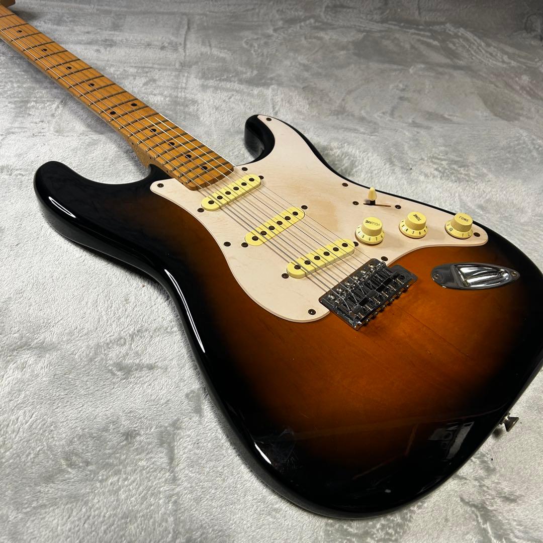 スクワイヤー アフィニティシリーズ ストラトキャスター サンバースト