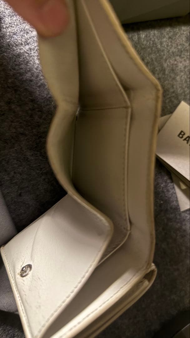 バレンシアガ グラフィティ ペーパーミニウォレット 三つ折り 財布 ホワイト系