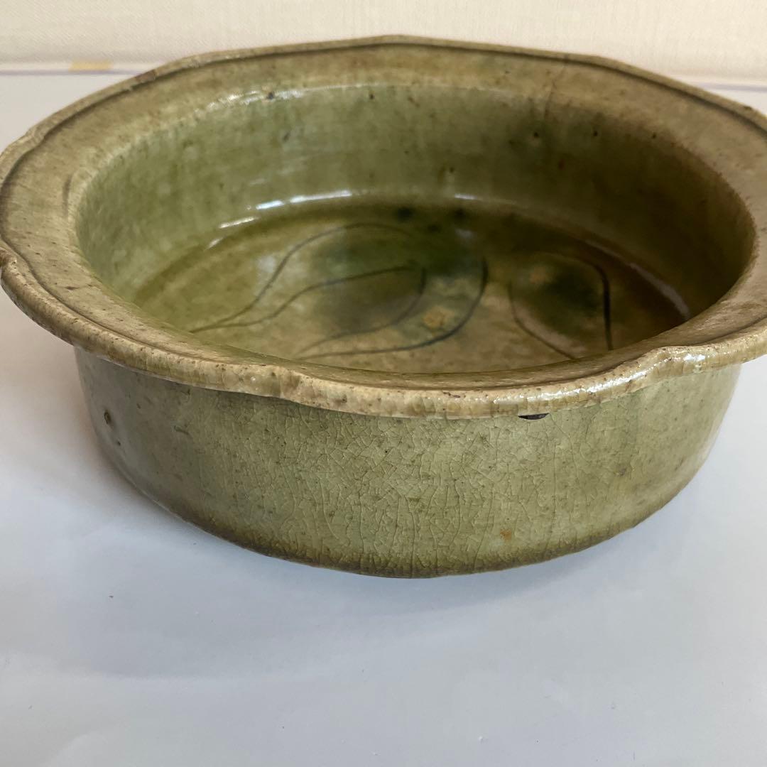 古瀬戸　青磁草花文鉢　江戸時代中期頃