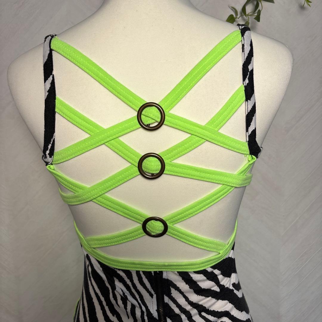 d.i.a. 平成ギャルy2k バックオープンゼブラ柄ラメロゴタンクトップ