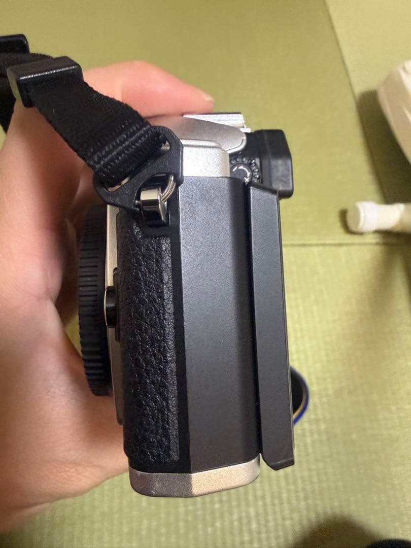 OLYMPUS OM-D E-M10 II シルバーカメラセット