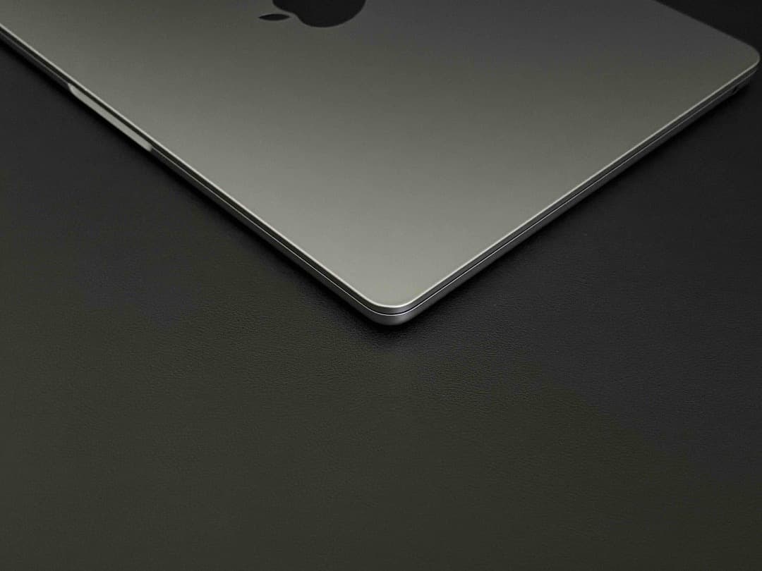 【美品】MacBook Air （M2, 2022）13.6㌅ 元箱付き